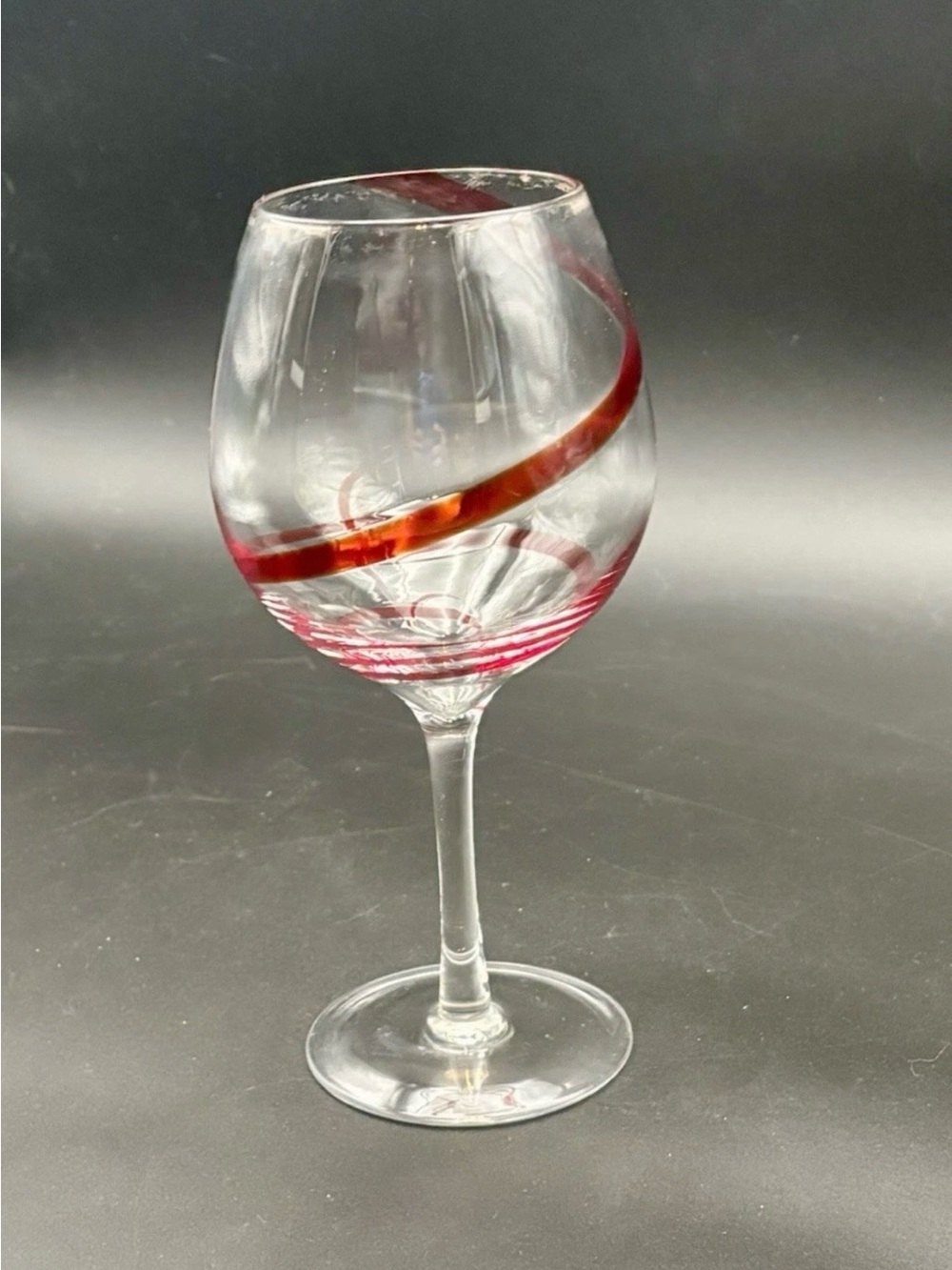 Pier 1 Red Swirl Swirline Balloon 8.5” Wine Glass Good Condition